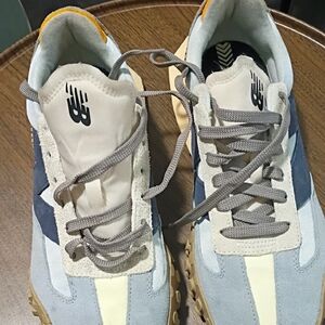 New Balance Light Blue and Cream Sneakers Mens 9.5